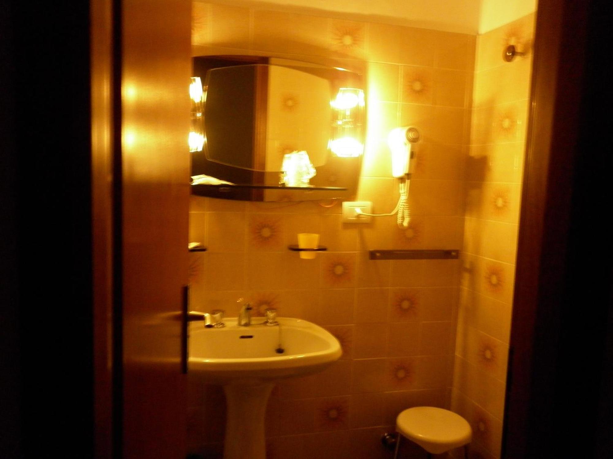Hotel Cristina Тенно Номер фото