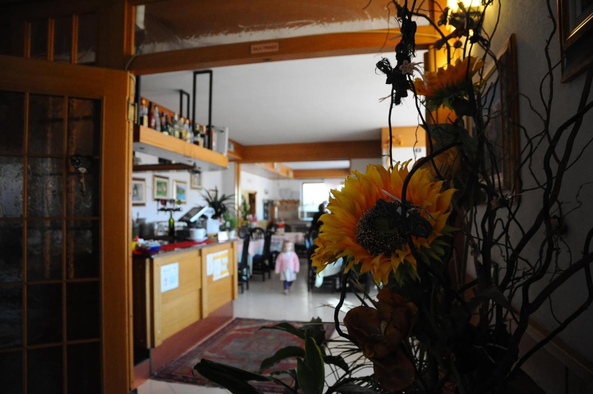 Hotel Cristina Тенно Экстерьер фото