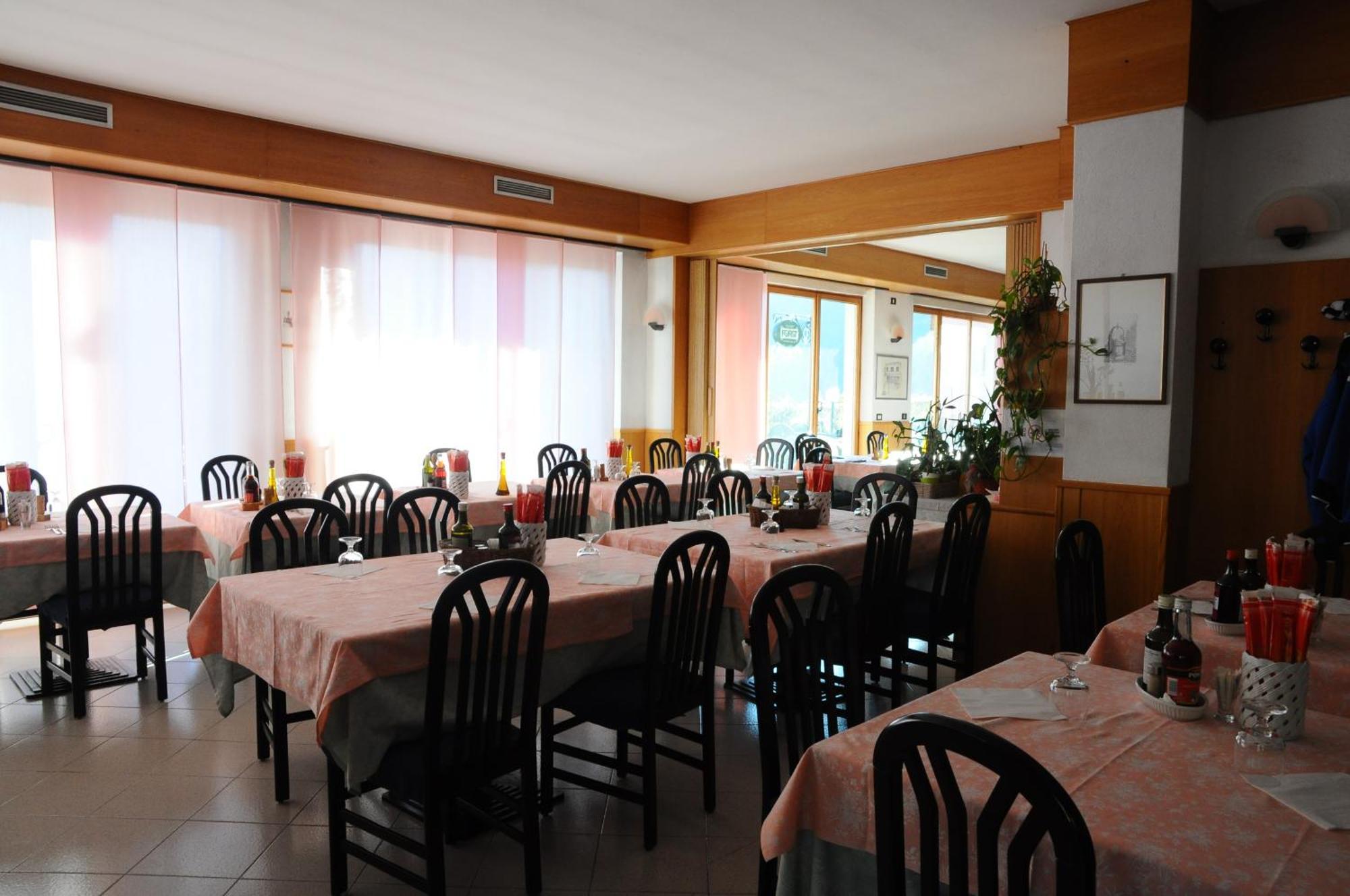 Hotel Cristina Тенно Экстерьер фото